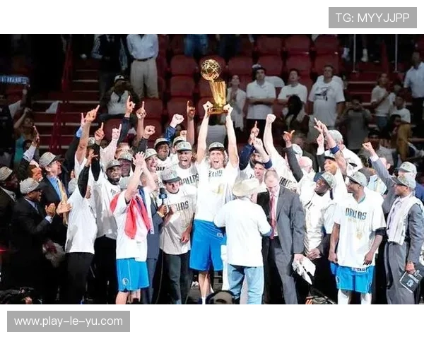 独行侠主场致敬诺维茨基，雕像揭幕仪式吸引万名球迷