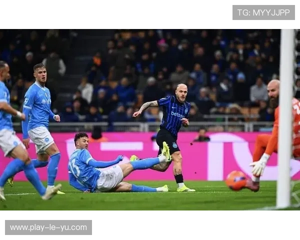 积分榜呈现明显断层，皇马巴萨领跑下半区陷全员保级混战